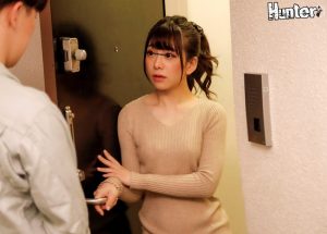 髪を容赦なく鷲掴みにされバックで挿入何度も中出しで犯される人妻